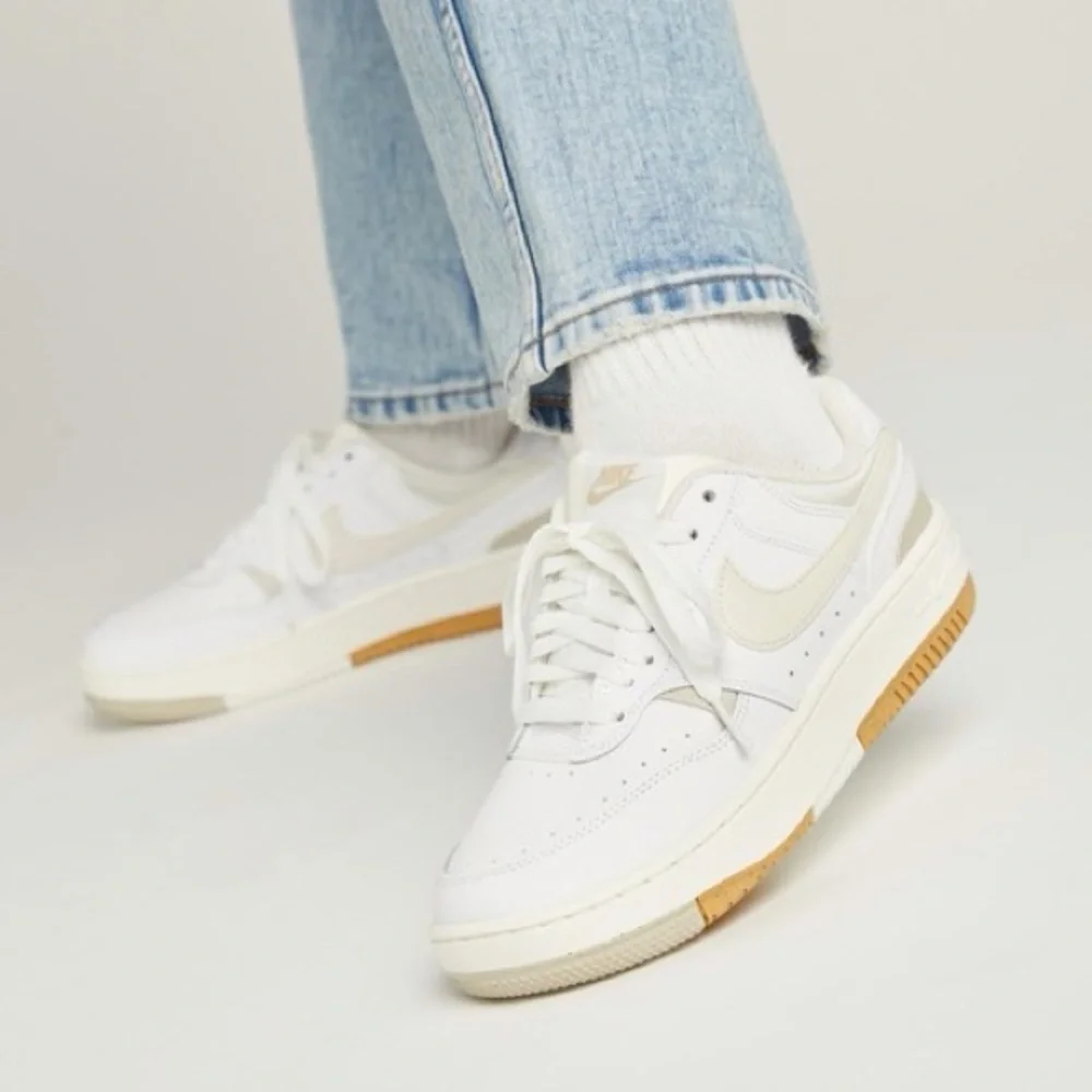 Nike Gamma Force Women’s Sneakers — White Light Bone Sanddrift Phantom — Size 10